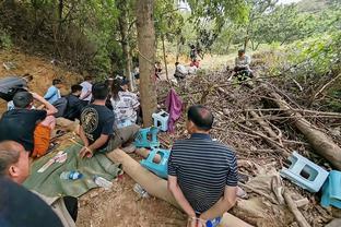 段冉：湖人相比于上赛季有进步 直面卫冕冠军落败太让人惋惜